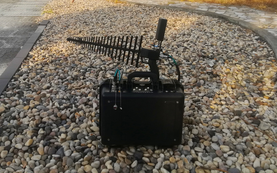 800MHz Backpack Drone Jammer Với 5km Jamming Range Và 7 Frequency Band